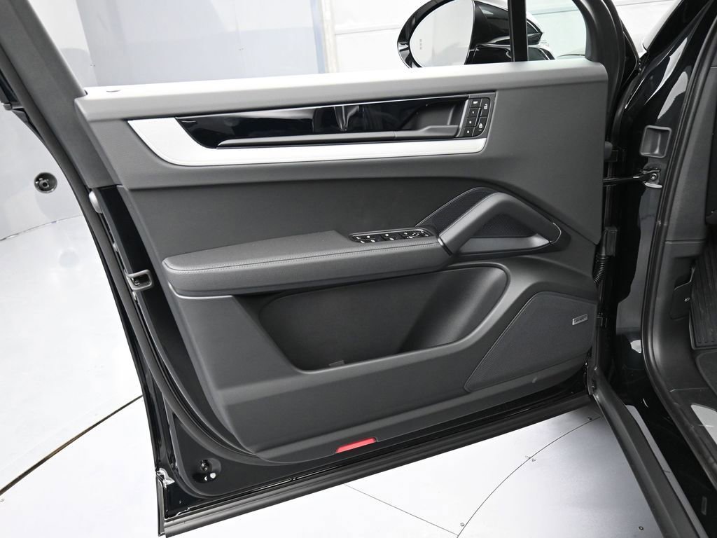 New 2026 Porsche Cayenne image 15