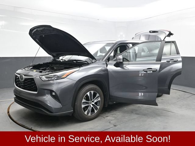 Used 2023 Toyota Highlander XLE AWD/4WD image 54