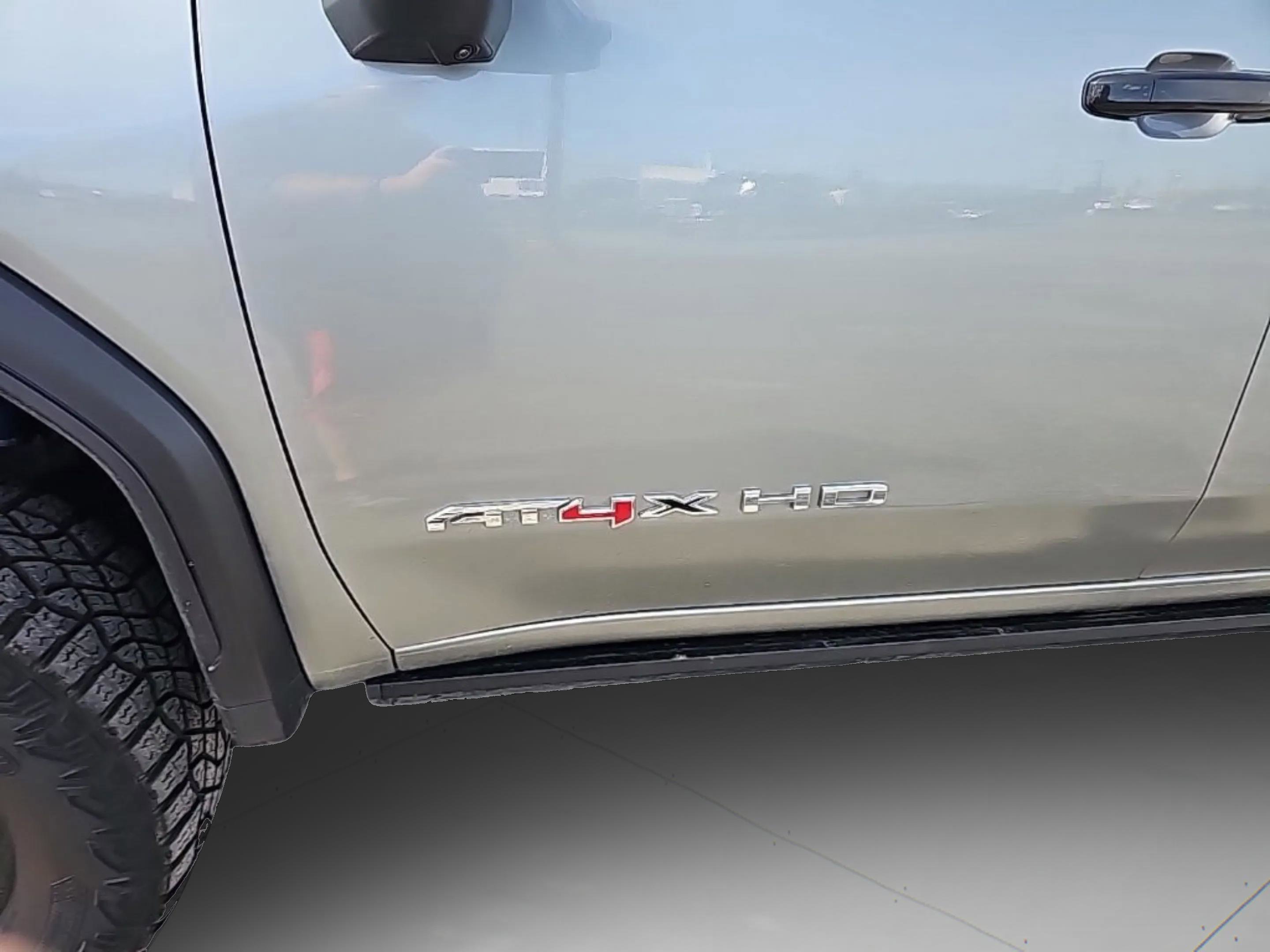 Used 2024 GMC Sierra 2500 AT4X w/ AT4X AEV Edition image 31