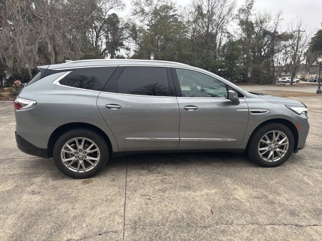 Used 2024 Buick Enclave Essence w/ Experience Buick Package image 3