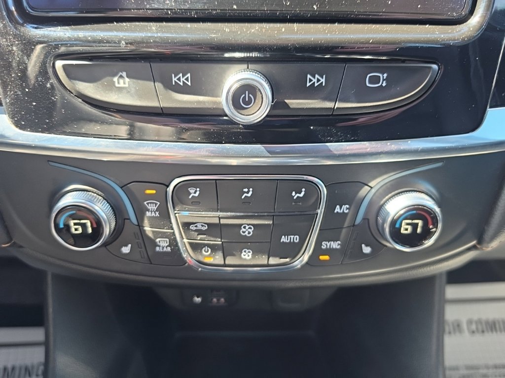 Used 2021 Chevrolet Traverse RS FWD image 41