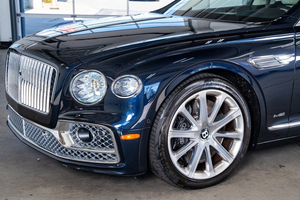Used 2020 Bentley Flying Spur W12 image 12