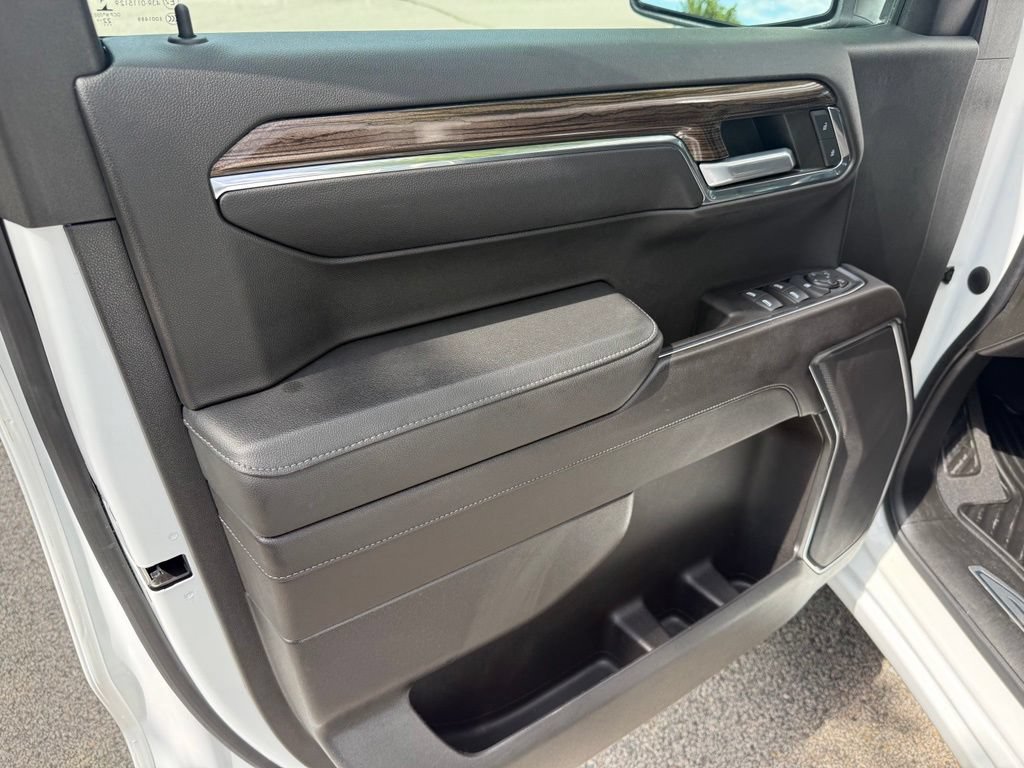 Used 2023 Chevrolet Silverado 1500 LT AWD/4WD image 13