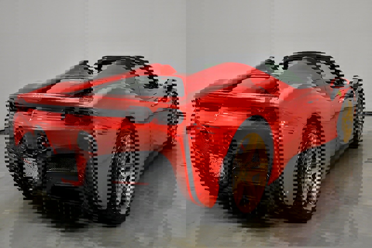 Used 2022 Ferrari SF90 Spider image 12