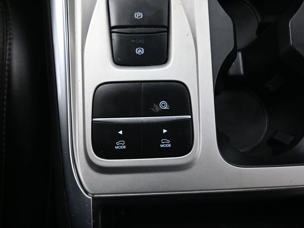 Used 2022 Ford Explorer XLT w/ Equipment Group 202A image 30