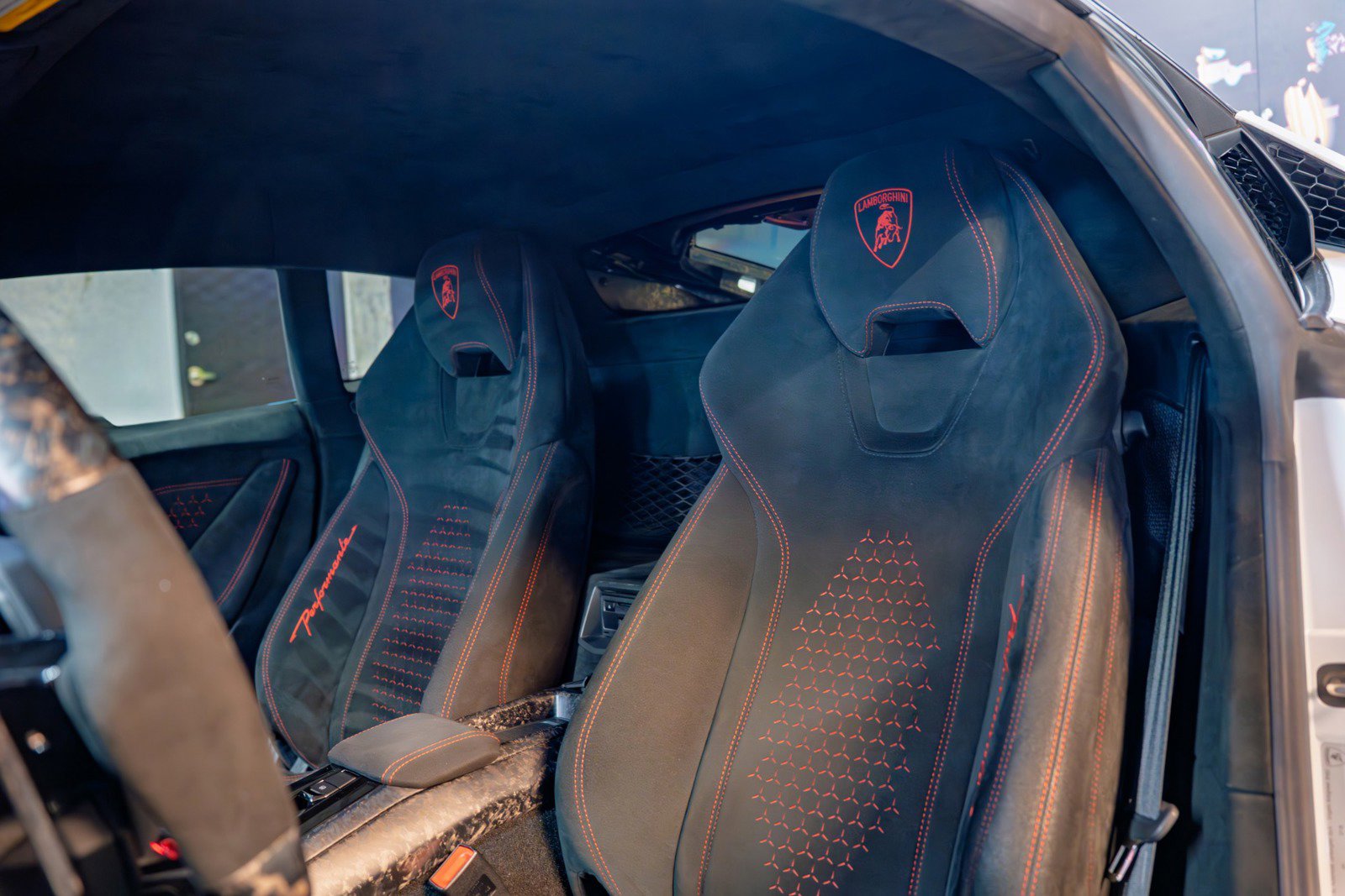 Used 2018 Lamborghini Huracan Performante image 9