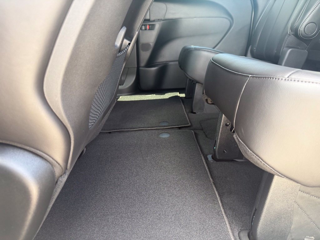 New 2027 Chrysler Pacifica Select w/ Family Tech Group FWD image 28