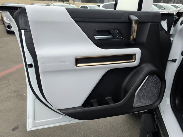 Used 2025 GMC Hummer EV 2X image 25