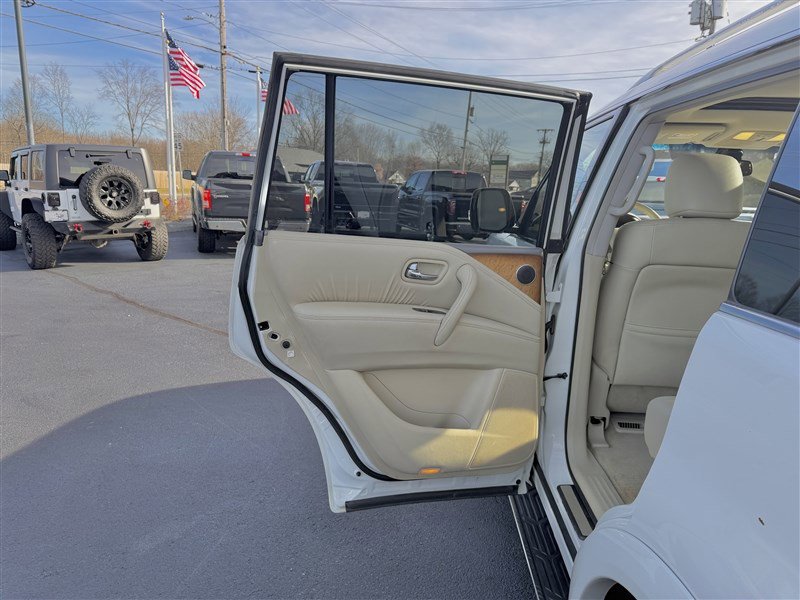 Used 2014 INFINITI QX80 4WD image 12