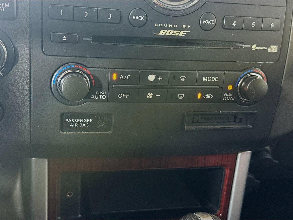 Used 2012 Nissan Pathfinder LE RWD image 18