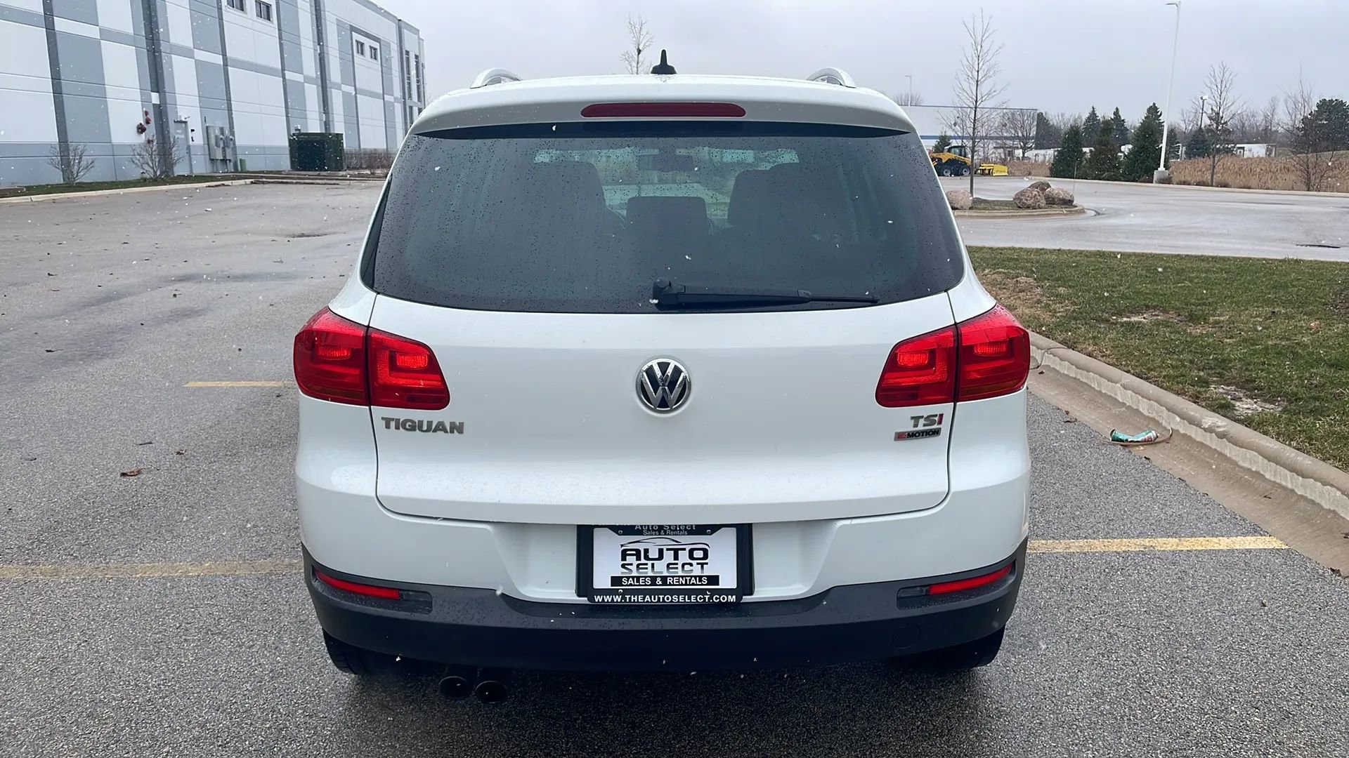 Used 2017 Volkswagen Tiguan Wolfsburg Edition AWD/4WD image 7