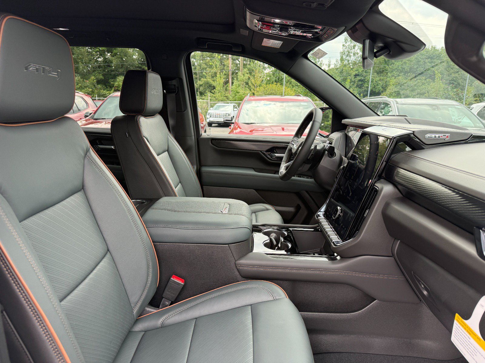 New 2026 GMC Yukon XL AT4 AWD/4WD image 24