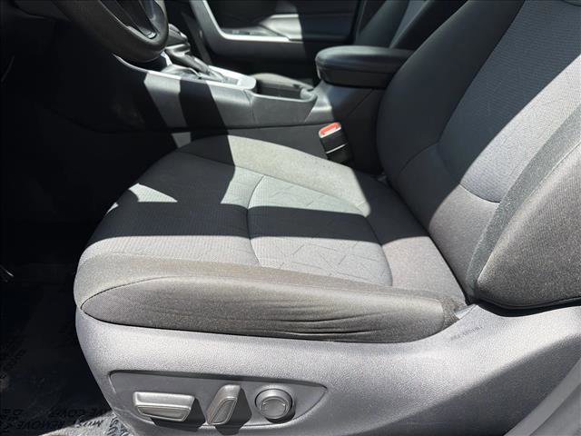 Used 2025 Toyota RAV4 XLE AWD/4WD image 12