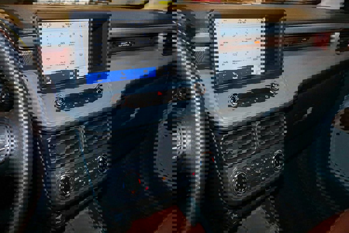 Used 2022 Ford Maverick Lariat w/ Lariat Luxury Package image 20