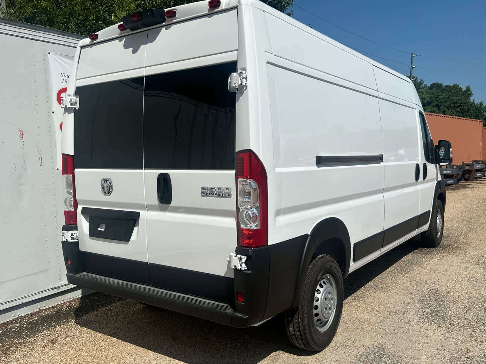 New 2025 RAM ProMaster 2500 w/ Convenience Group image 3