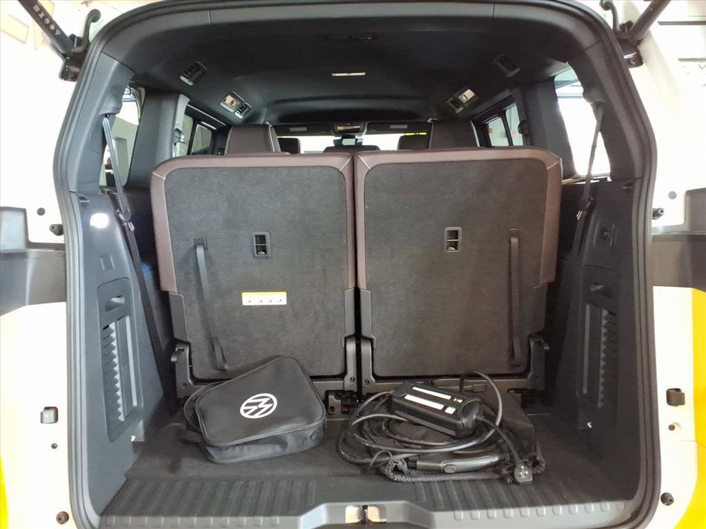 Used 2025 Volkswagen ID. Buzz Pro S image 6