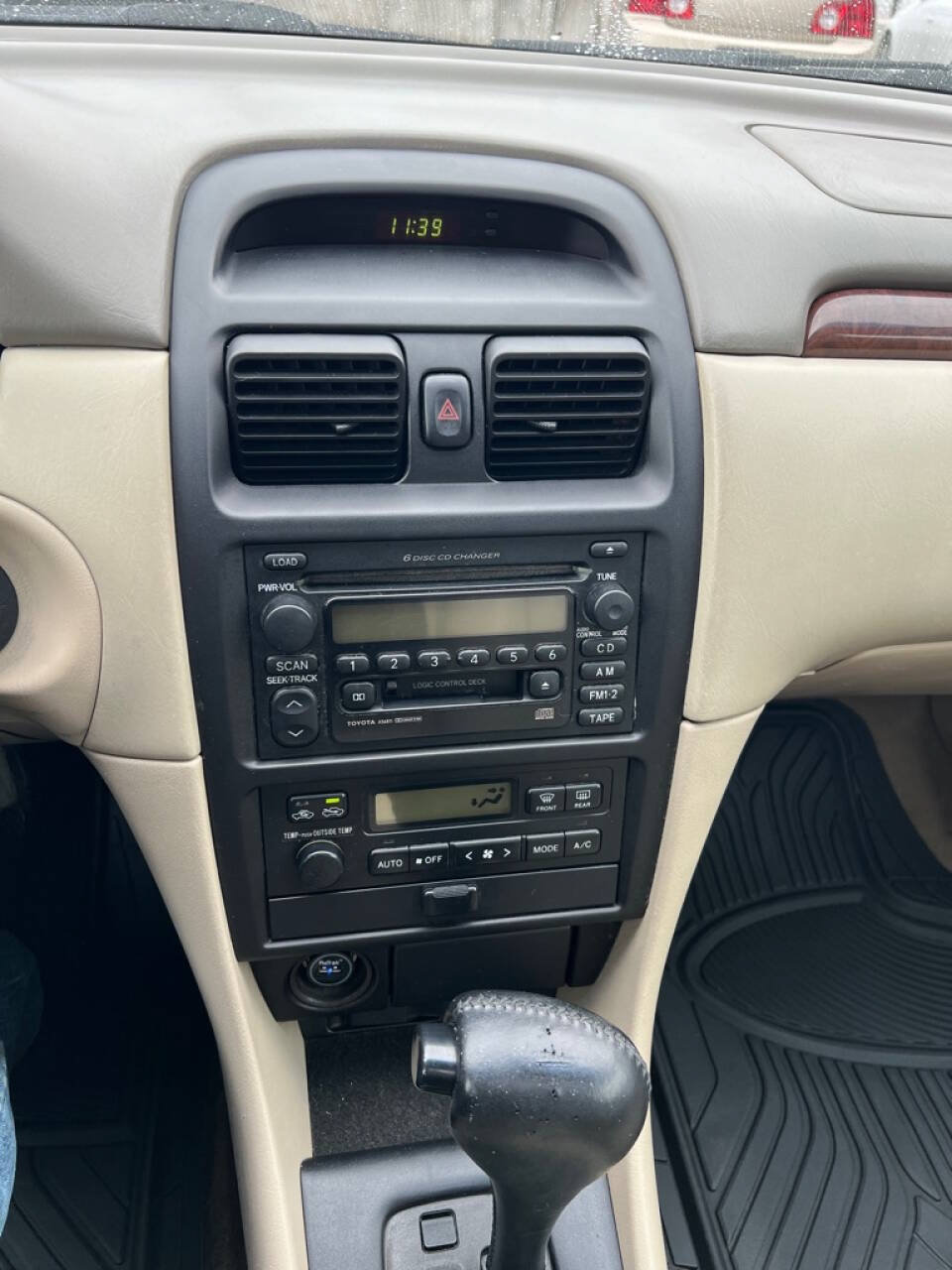 Used 2000 Toyota Solara SE FWD image 24
