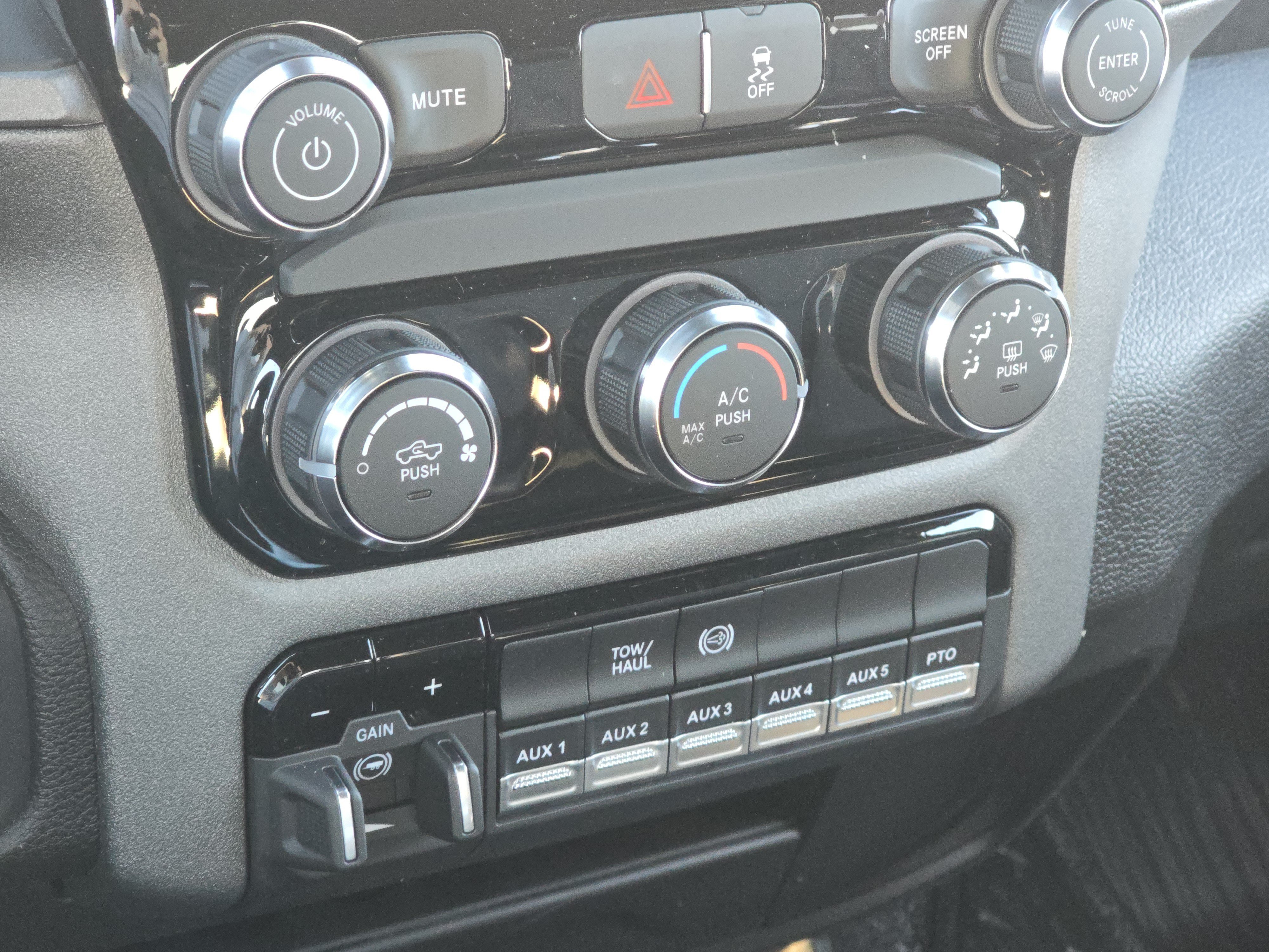 New 2026 RAM 5500 Tradesman w/ Chrome Appearance Group AWD/4WD image 22