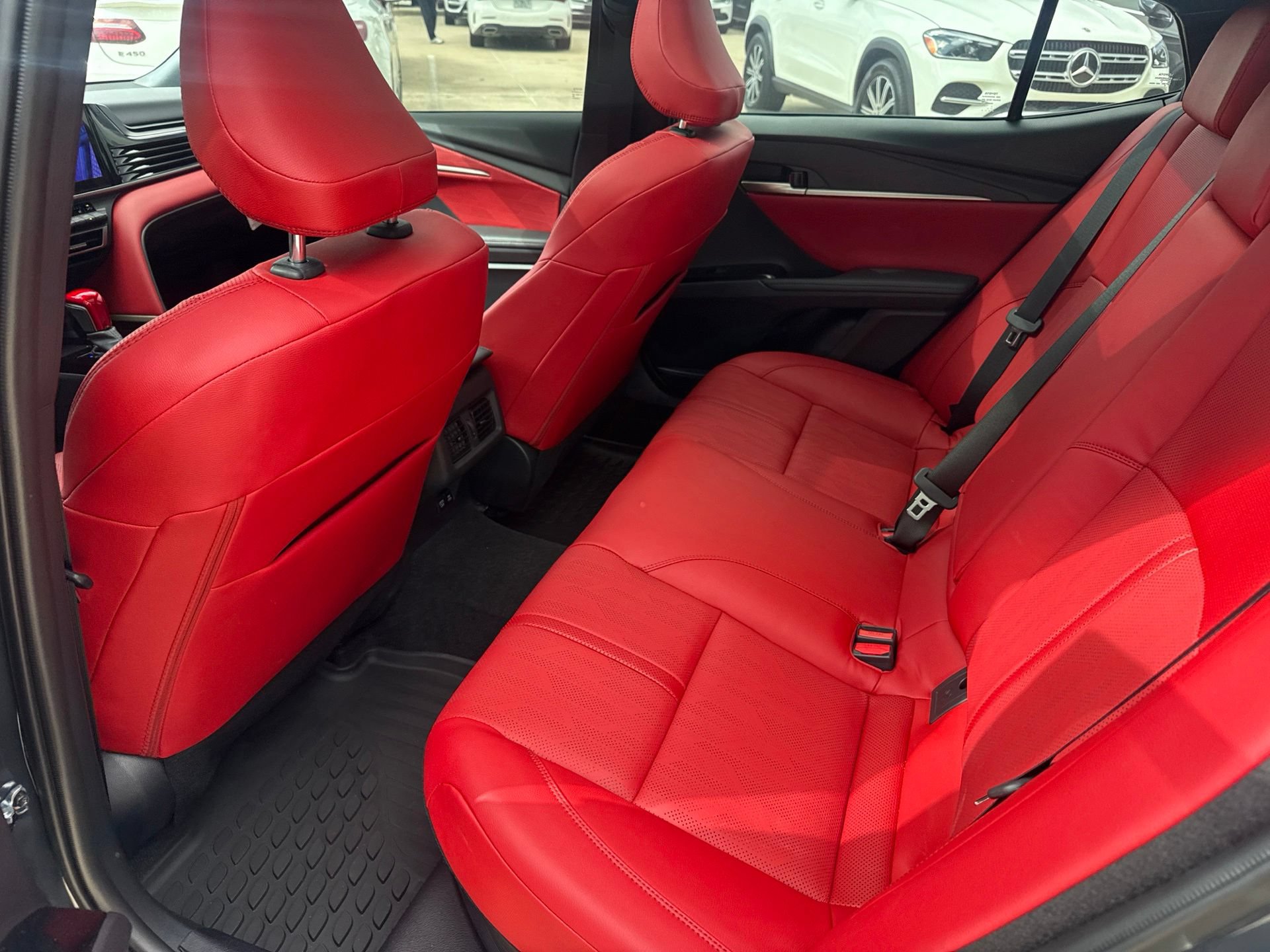 Used 2025 Toyota Camry XSE FWD image 10