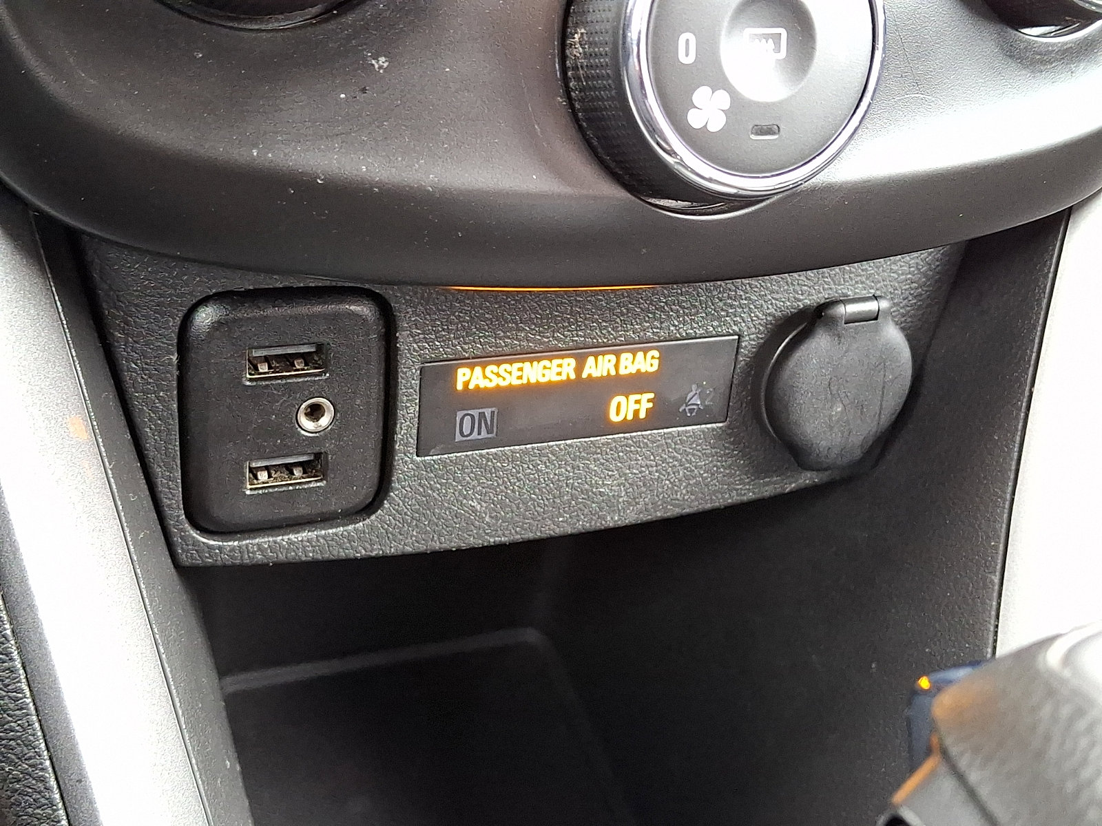 Used 2021 Chevrolet Trax LT w/ Redline Edition image 22