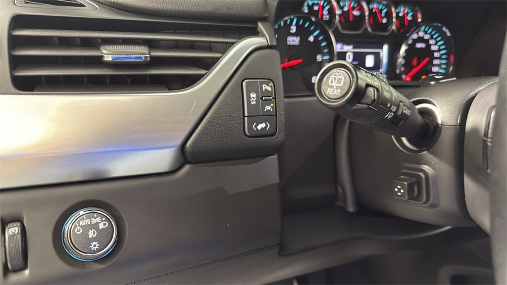 Used 2019 Chevrolet Tahoe LT w/ LT Signature Package image 19