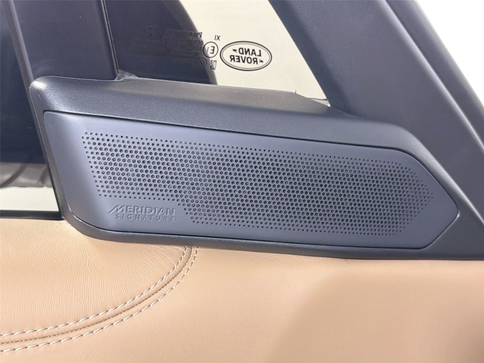 Certified 2023 Land Rover Range Rover SV AWD/4WD image 18