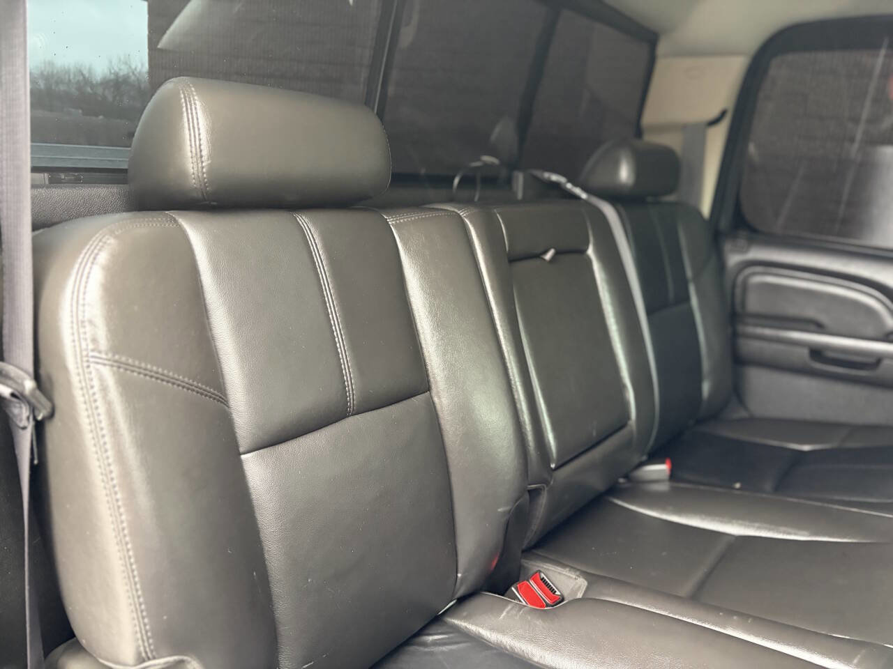 Used 2011 GMC Sierra 2500 Denali w/ Suspension Package, Off-Road AWD/4WD image 22