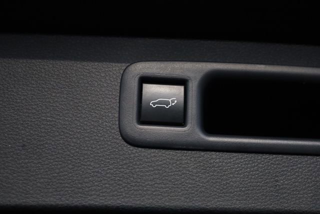 Used 2024 Toyota Highlander LE image 29