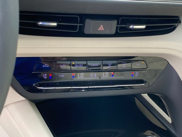 Certified 2023 Buick Envision Avenir AWD/4WD image 13
