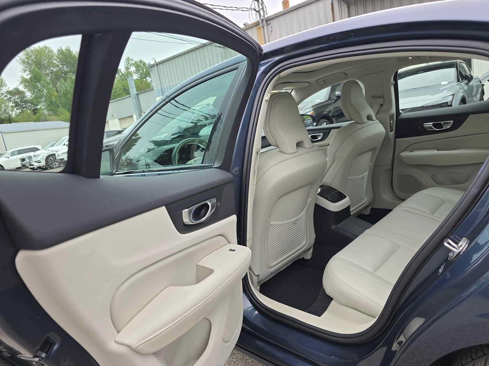 Certified 2024 Volvo S60 T8 Plus w/ Climate Package AWD/4WD image 17