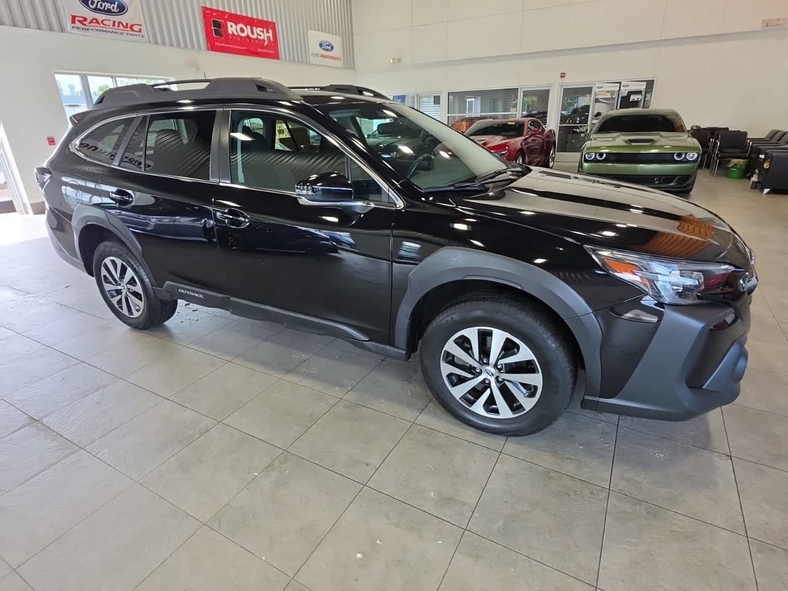 Used 2023 Subaru Outback Premium AWD/4WD image 4