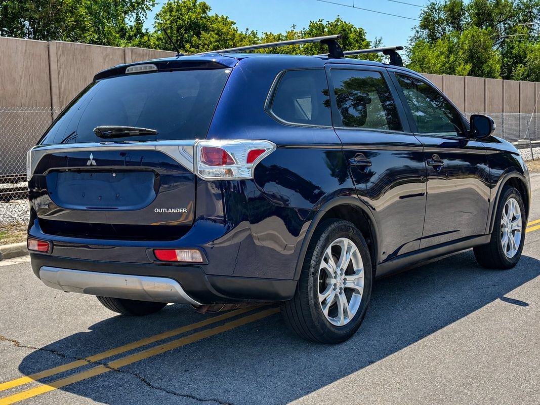 Used 2015 Mitsubishi Outlander SE AWD/4WD image 5