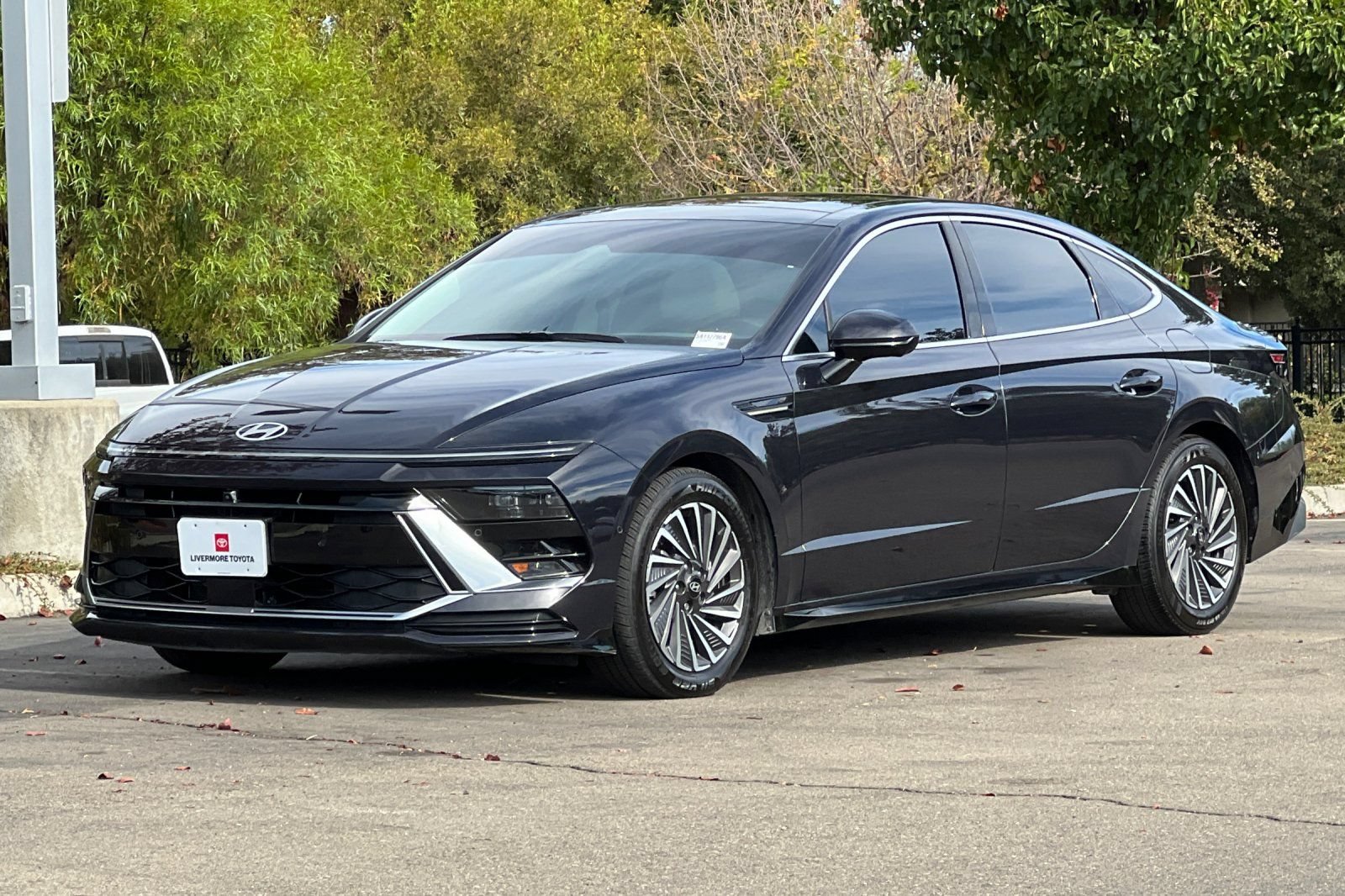 Used 2025 Hyundai Sonata Limited FWD image 8