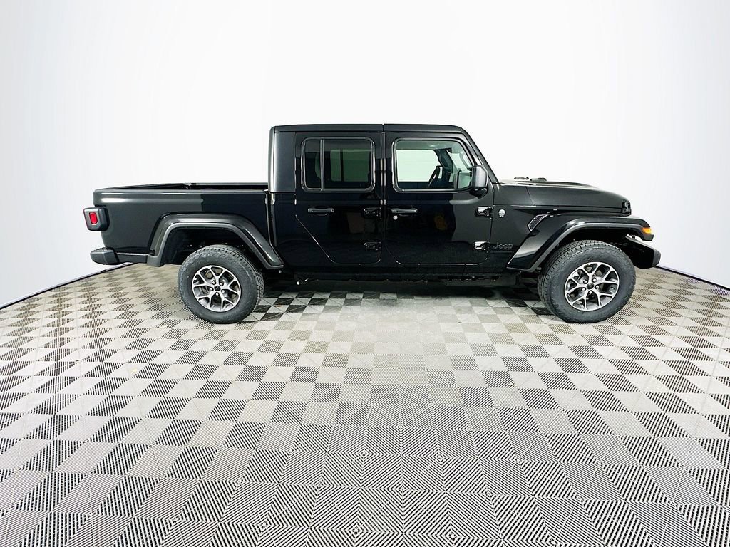New 2026 Jeep Gladiator Sport AWD/4WD image 11