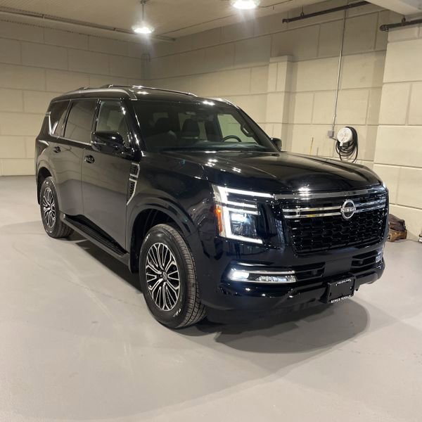 Used 2025 Nissan Armada Platinum image 16