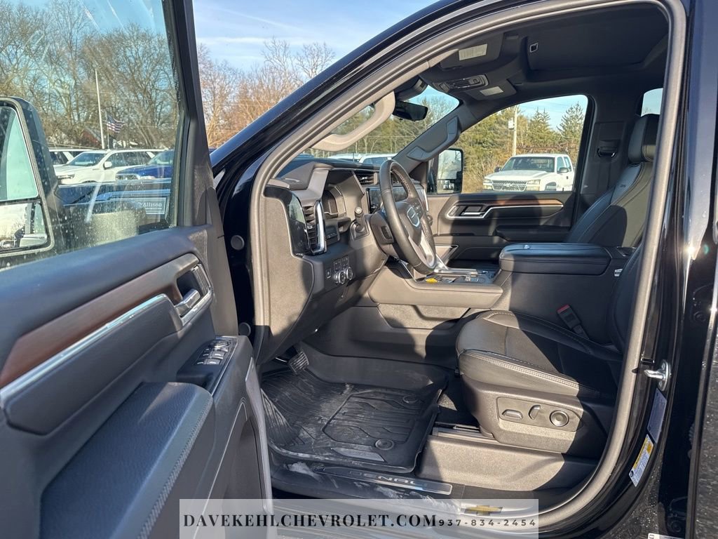 Used 2025 GMC Sierra 2500 Denali w/ Denali Reserve Package image 17