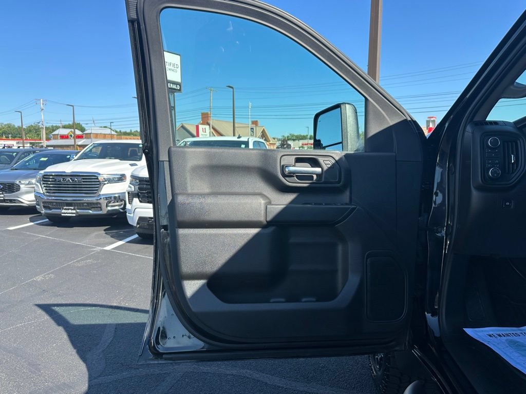 Used 2025 Chevrolet Silverado 2500 Custom w/ Custom Convenience Package AWD/4WD image 19