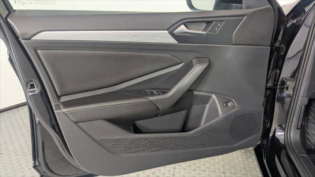 Used 2025 Volkswagen Jetta S image 12