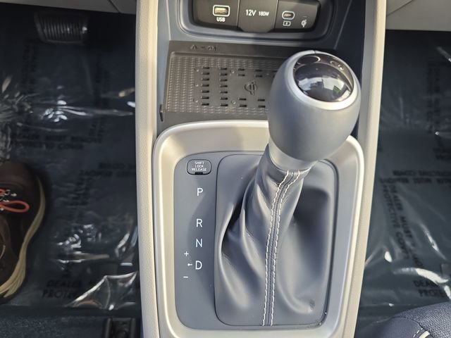 Used 2025 Hyundai Venue Limited image 19