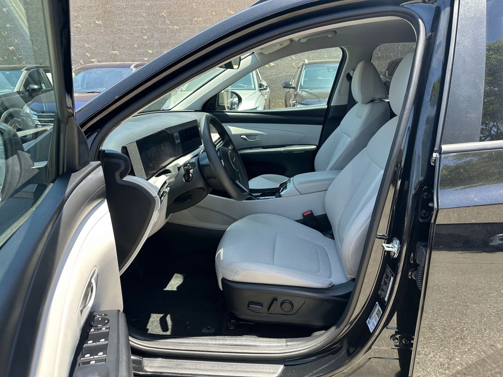 Used 2025 Hyundai Tucson SEL FWD image 29