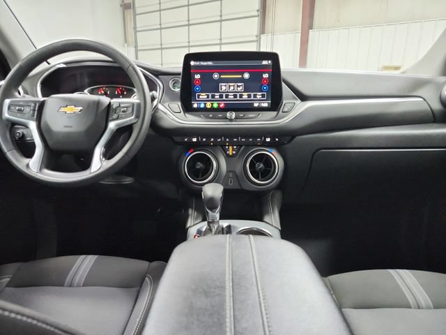 Used 2025 Chevrolet Blazer LT FWD image 25