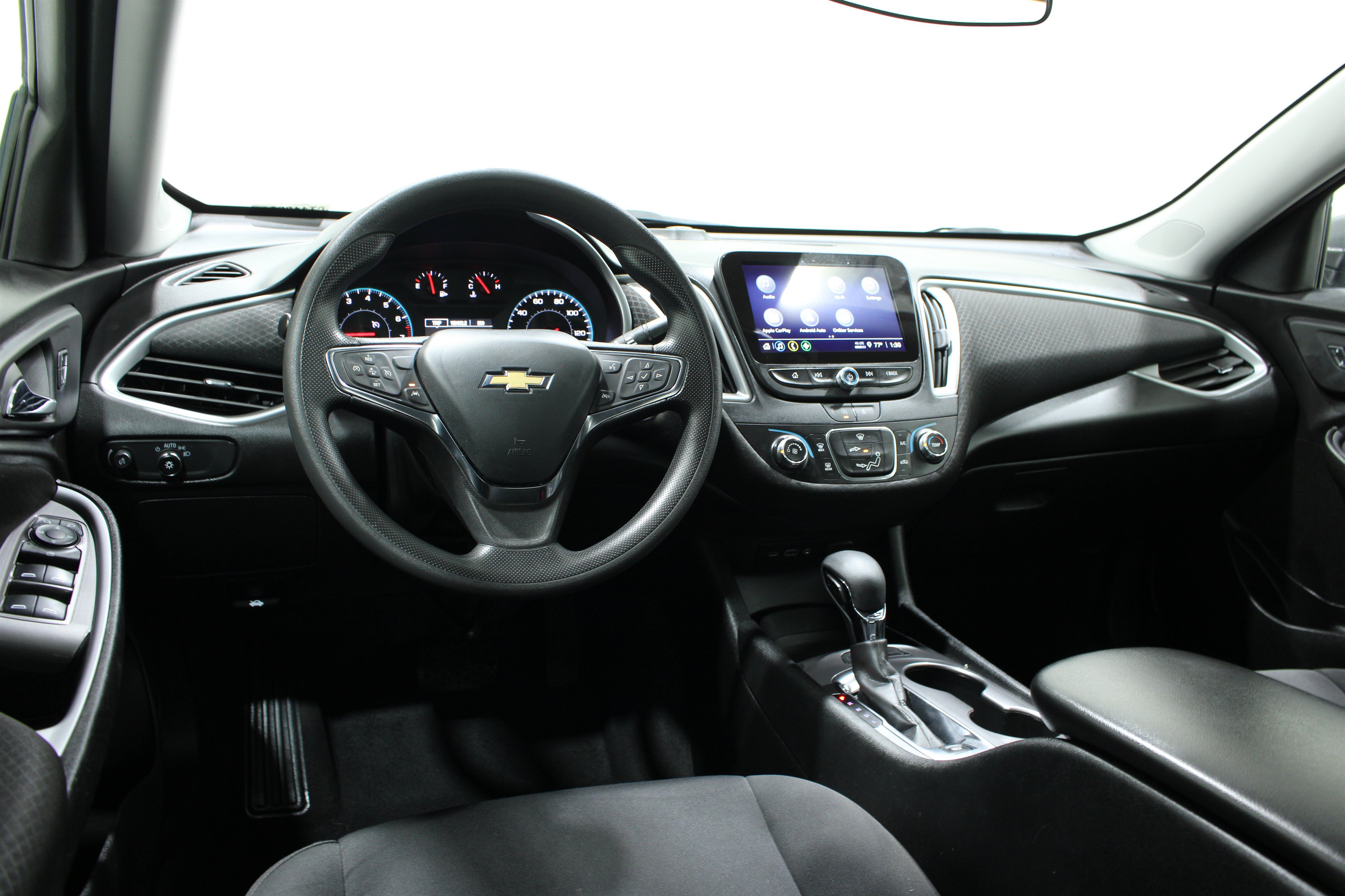 Used 2023 Chevrolet Malibu LS FWD image 2