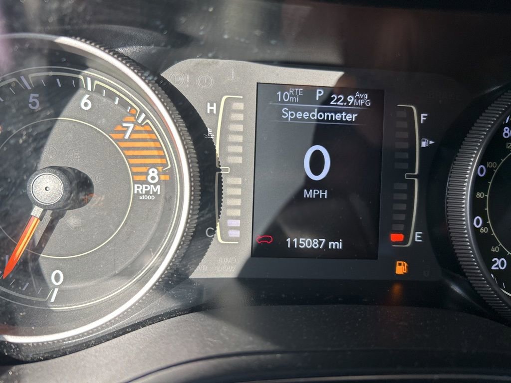 Used 2019 Jeep Cherokee Latitude w/ Cold Weather Group image 16