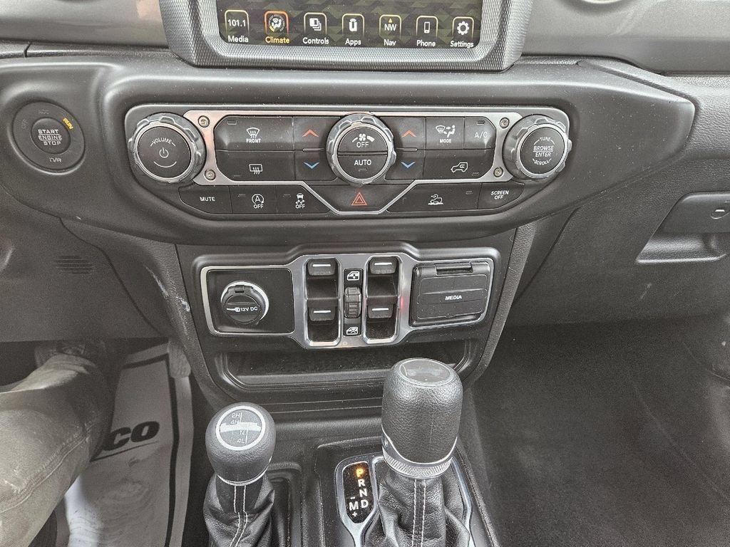 Used 2023 Jeep Wrangler Unlimited Sahara AWD/4WD image 16