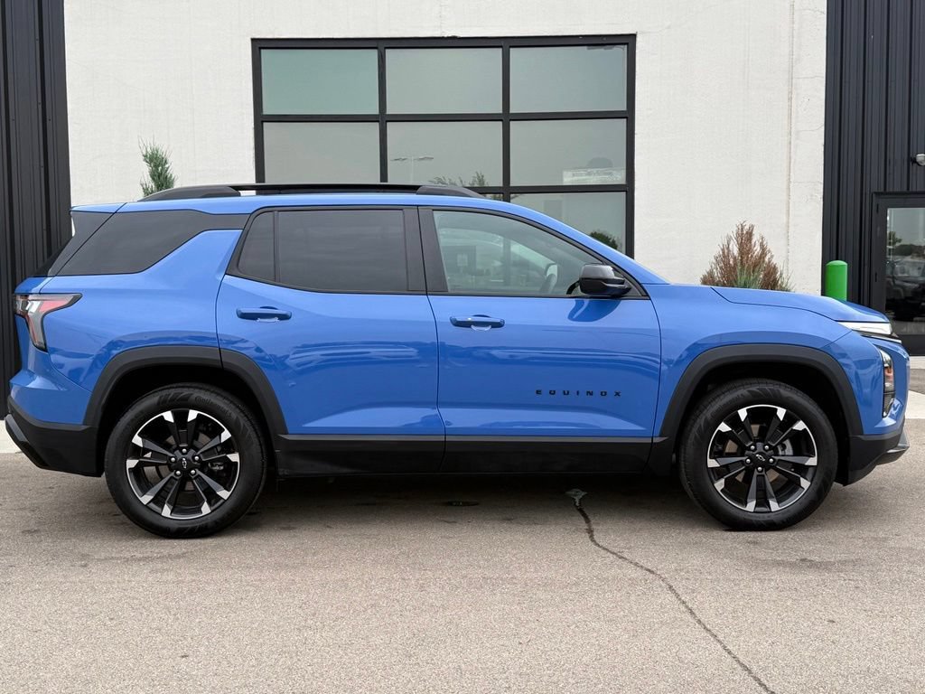 Used 2025 Chevrolet Equinox RS AWD/4WD image 6