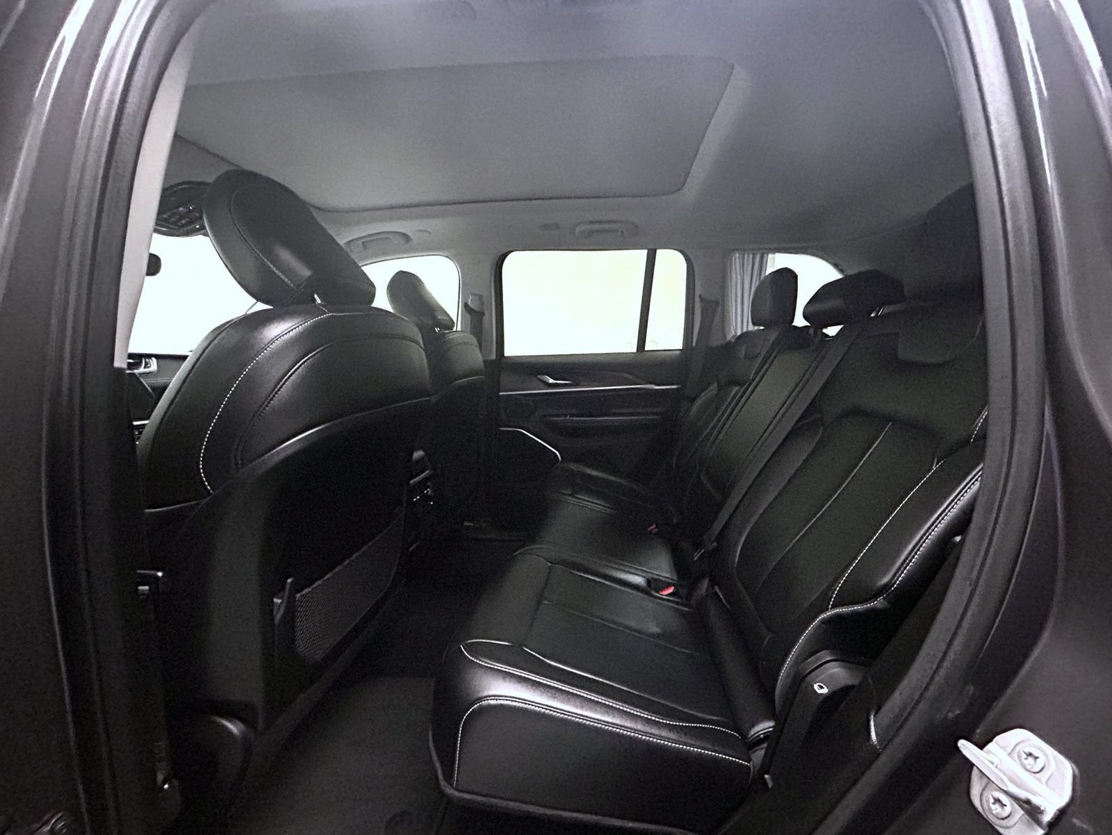 Used 2022 Jeep Grand Cherokee Limited AWD/4WD image 19