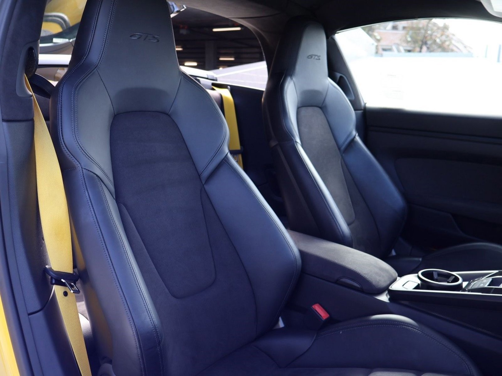 Certified 2022 Porsche 911 Targa 4 GTS AWD/4WD image 23