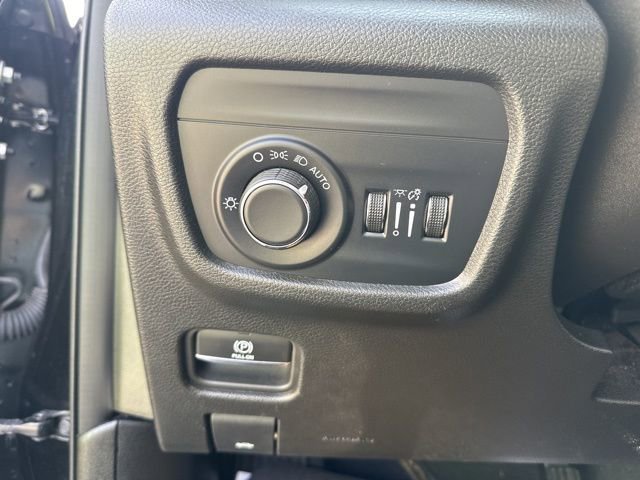 Used 2024 Jeep Grand Cherokee L Laredo image 16