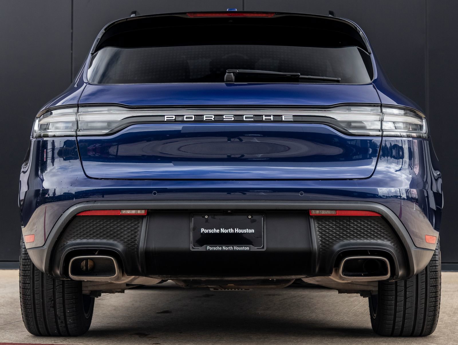 Certified 2025 Porsche Macan image 10