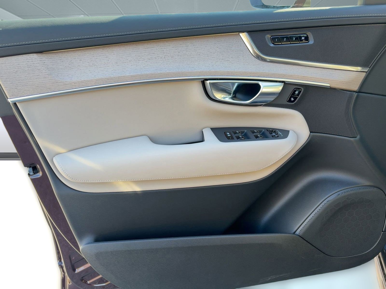 New 2026 Volvo XC90 B5 Plus w/ Protection Package AWD/4WD image 23